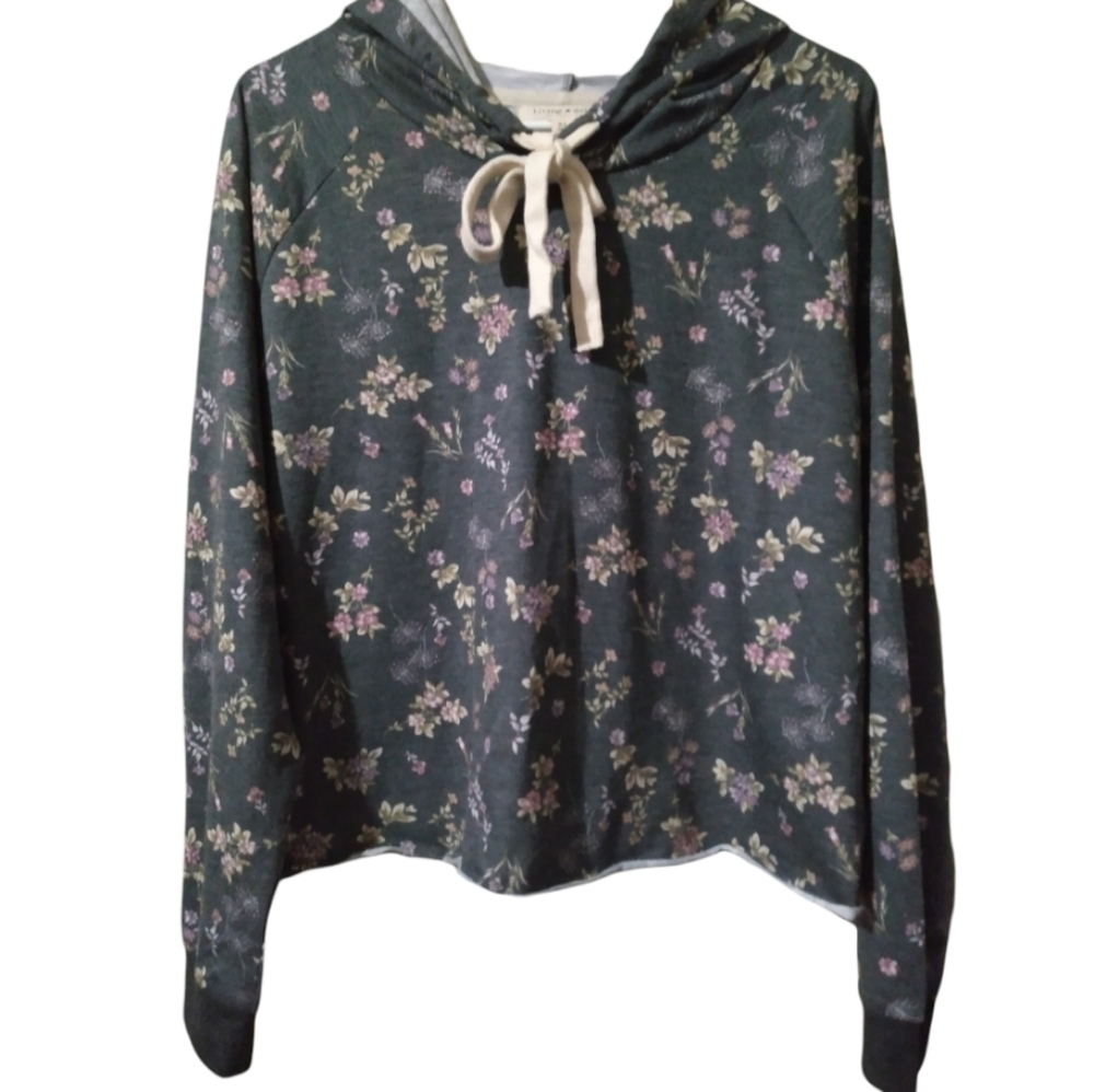 Living Doll pullover hoodie ladies size XL.
